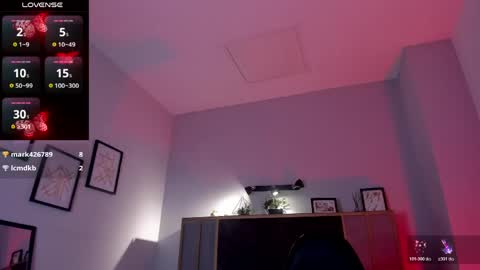 Snapshot of azurra_amatto2 chatting on 05/29/26, 11:25 Azurra online show from 05/29/26, 11:25