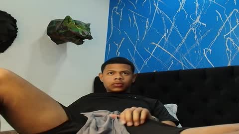 Snapshot of azza_23 chatting on 03/04/26, 04:51 Azza 23 online show from 03/04/26, 04:51