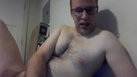 Snapshot of b21lundeen chatting on 12/22/25, 10:07 your-personal-weener online show from 12/22/25, 10:07