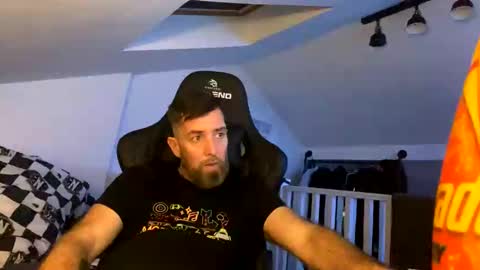 b4dafall44 online show from 12/26/24, 08:39