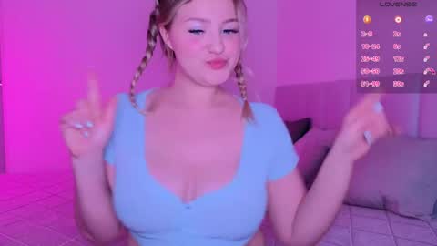 Snapshot of b_e_l_l_a__t_r_i_x chatting on 04/29/26, 02:37 Bella Wooowww online show from 04/29/26, 02:37