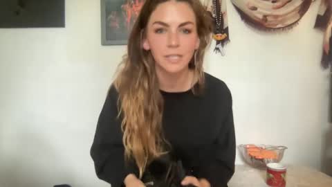 Snapshot of babbleorieka chatting on 09/11/25, 09:04 Babble online show from 09/11/25, 09:04