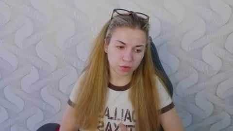 Snapshot of babby_anyaa chatting on 06/17/26, 09:12 Anya online show from 06/17/26, 09:12