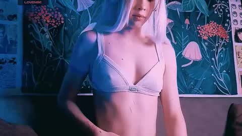 Snapshot of babe_moister chatting on 09/16/25, 07:53 babe_moister online show from 09/16/25, 07:53