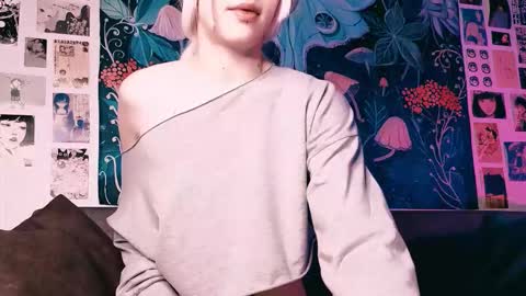 Snapshot of babe_moister chatting on 10/10/25, 05:39 babe_moister online show from 10/10/25, 05:39