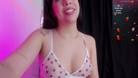 Queen B online show from 10/06/25, 05:54