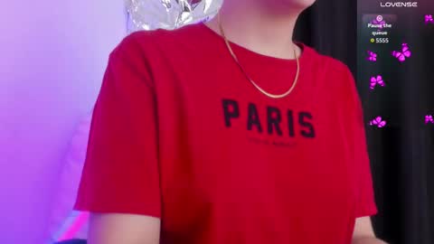 Queen B online show from 10/17/25, 05:15