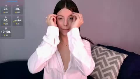 Queen B online show from 07/16/26, 03:34