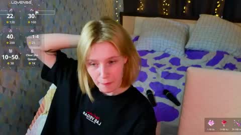 Snapshot of babees_eva chatting on 04/24/26, 01:35 Sweety Eva online show from 04/24/26, 01:35