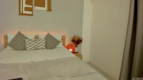Snapshot of babesexy19_ chatting on 05/21/26, 05:09 itzell online show from 05/21/26, 05:09