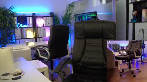 Snapshot of babesgowild chatting on 02/09/26, 05:44 Olivia and Lexi online show from 02/09/26, 05:44