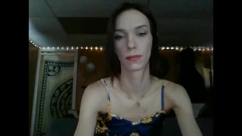 Fern Browning online show from 02/11/25, 02:13