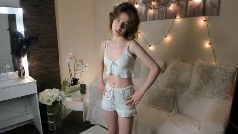 Snapshot of baby__project chatting on 11/25/25, 03:12 Shayna online show from 11/25/25, 03:12