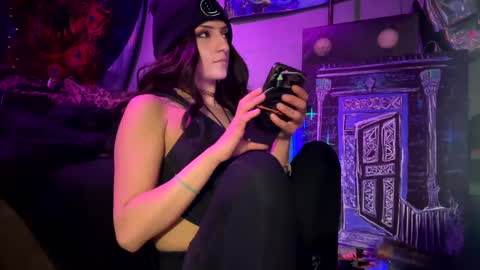 Snapshot of baby_buddha chatting on 12/08/24, 09:46 baby buddha online show from 12/08/24, 09:46