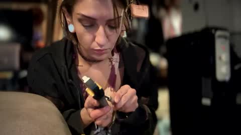 Snapshot of baby_buddha chatting on 12/17/24, 06:09 baby buddha online show from 12/17/24, 06:09