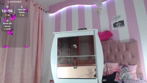 Snapshot of baby_candy22 chatting on 11/15/25, 10:34 zaleya online show from 11/15/25, 10:34