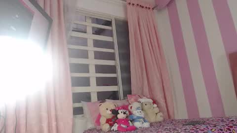 Snapshot of baby_candy22 chatting on 12/16/25, 10:53 zaleya online show from 12/16/25, 10:53