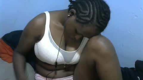 baby_fayyan online show from 12/22/25, 08:22