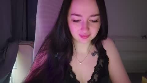 Snapshot of baby_girl_2028 chatting on 06/25/26, 07:24 Gabriella online show from 06/25/26, 07:24