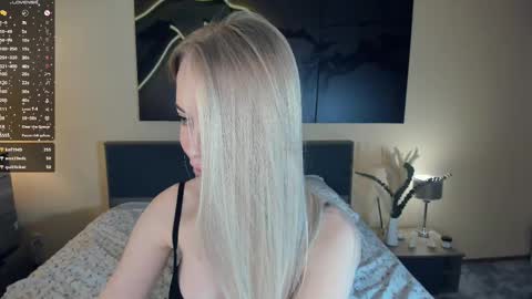 Emily online show from 03/10/25, 09:10