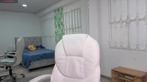 Snapshot of baby_julieta00 chatting on 05/25/26, 11:27 Julieta online show from 05/25/26, 11:27