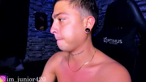 Junior       Independent Model online show from 09/14/25, 02:44