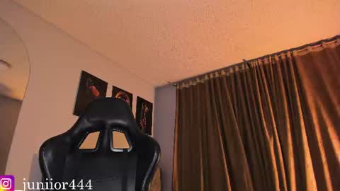 Junior       Independent Model online show from 06/29/26, 01:01