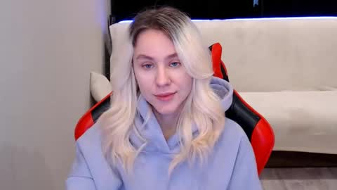 baby_kitte online show from 12/10/24, 05:07