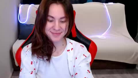 baby_kitte online show from 01/01/25, 04:39