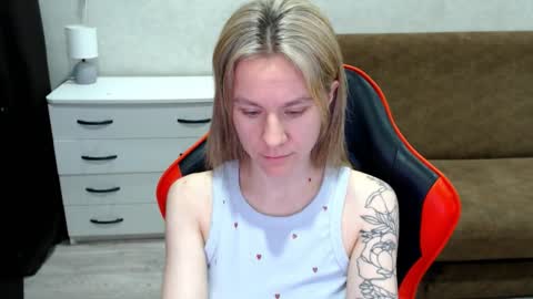 baby_kitte online show from 11/05/25, 02:55