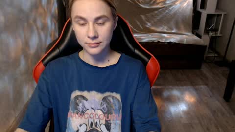 baby_kitte online show from 04/04/26, 12:42