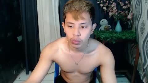 Max online show from 03/19/26, 06:17