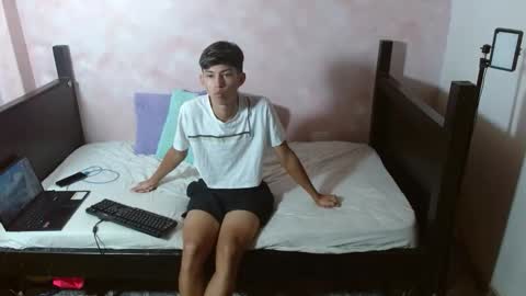 Snapshot of baby_noaht chatting on 05/04/26, 12:23 baby_noaht online show from 05/04/26, 12:23