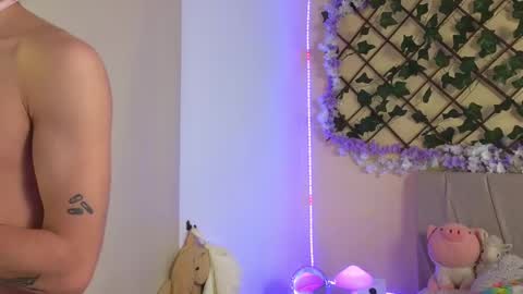 Snapshot of baby_xian chatting on 03/06/25, 03:02  Dani  online show from 03/06/25, 03:02