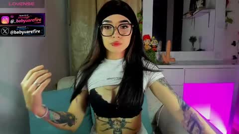 Snapshot of babyandromeda chatting on 05/11/26, 02:06 online show from 05/11/26, 02:06