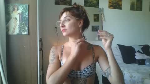 Snapshot of babydemon6 chatting on 01/12/25, 05:33 babydemon6 online show from 01/12/25, 05:33