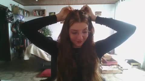 Snapshot of babydemon6 chatting on 10/27/25, 12:31 babydemon6 online show from 10/27/25, 12:31