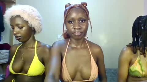 Snapshot of babydoll_230 chatting on 06/22/26, 04:09 Babydoll 230 online show from 06/22/26, 04:09