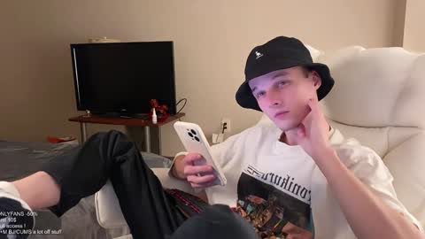 Big cock boy online show from 12/05/24, 02:31