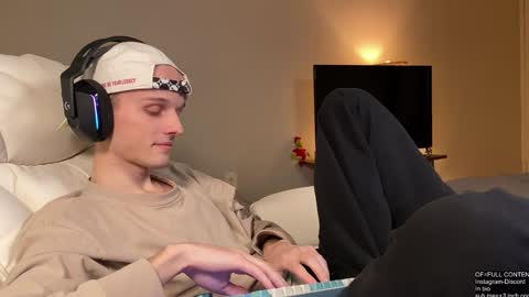 Big cock boy online show from 12/23/24, 08:22