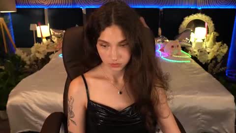 Snapshot of babyflowerr chatting on 06/17/26, 06:53 Sasha online show from 06/17/26, 06:53