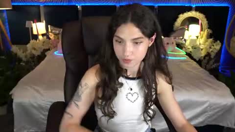 Snapshot of babyflowerr chatting on 06/18/26, 06:56 Sasha online show from 06/18/26, 06:56