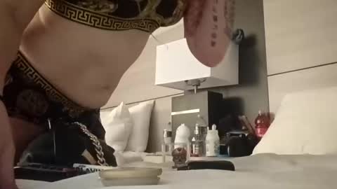 Snapshot of babykndaddyj chatting on 11/14/25, 06:23 Baby K n Daddy J online show from 11/14/25, 06:23