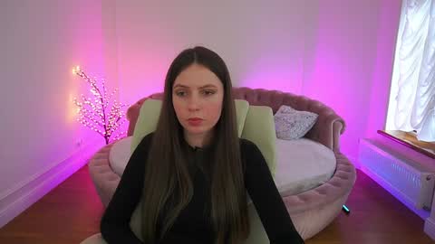 Snapshot of babylumii chatting on 04/05/26, 12:35 Lady Vi online show from 04/05/26, 12:35