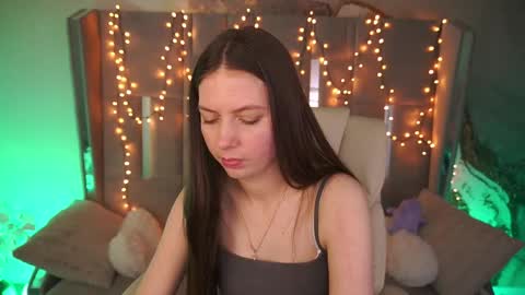 Snapshot of babylumii chatting on 05/07/26, 07:14 Lady Vi online show from 05/07/26, 07:14
