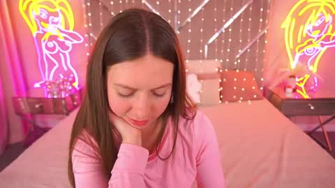 Snapshot of babylumii chatting on 05/20/26, 01:50 Lady Vi online show from 05/20/26, 01:50