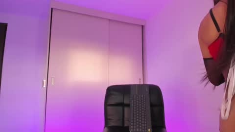    online show from 10/21/25, 10:10