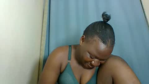 Snapshot of babymolly2 chatting on 11/04/25, 02:27 Rossy Kwekwe online show from 11/04/25, 02:27
