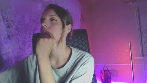 Sonya online show from 09/17/25, 06:42