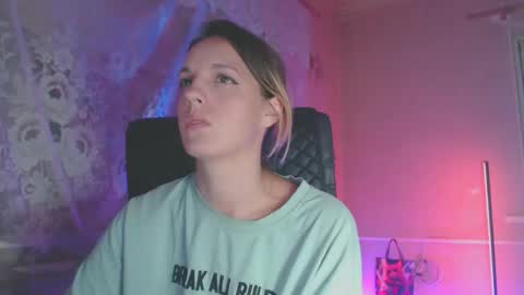 Sonya online show from 09/19/25, 08:09